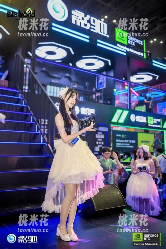 新鲜出炉的“乔依丝滴滴”合集，更新你的写真欣赏视野，别错过哦！