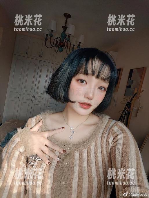 云溪溪 云溪溪眼镜作品中的无限可能,揭秘她的创作与资源分享