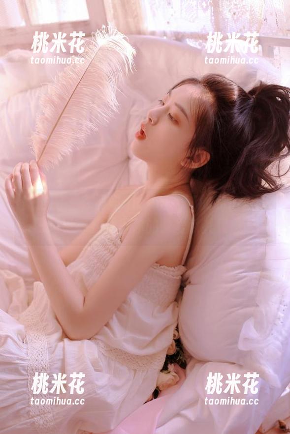 微密圈 - 在俏妞qiaoniuTT的私拍套图里，寻找属于你的挚爱献礼灵感