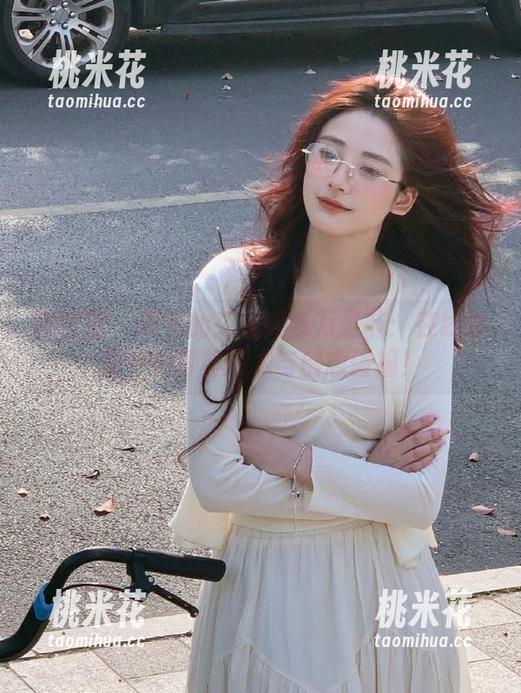 微密圈 - 保守的二舅妈与万圣节：在线资源中的写真艺术与创意碰撞！