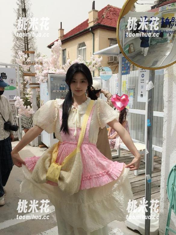克拉女神-珊珊 克拉女神 - 珊珊的礼服图片更新,或许真的只有我一个人觉得好看