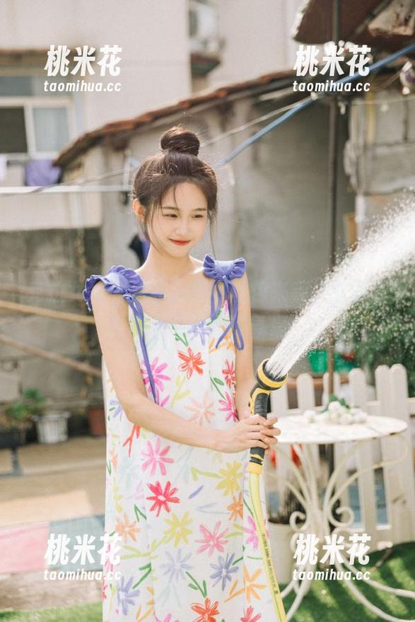 克拉女神 - 清纯苏可可图包来袭，立即下载感受她的纯真气息！