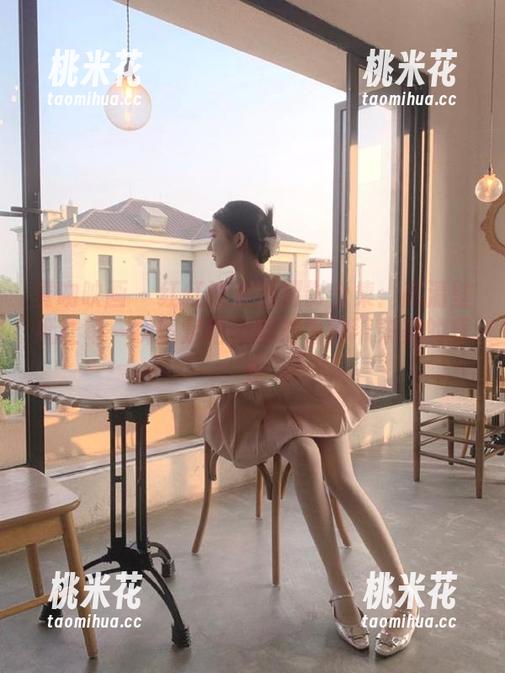壹吻映画-红红 壹吻映画 - 红红连衣裙摄影合集:高清壁纸让每一瞬间定格,随时为你带来美的享受