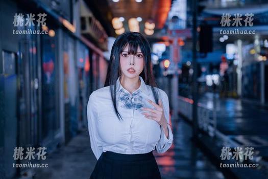 夏小秋秋秋 夏小秋秋秋眼镜高清写真,分享她的创作之旅与灵动魅力