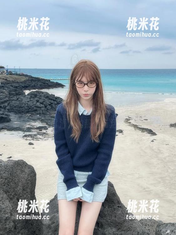 头条女神 - 精选俞公主泳装套图，展现夏日海滩的热情与活力
