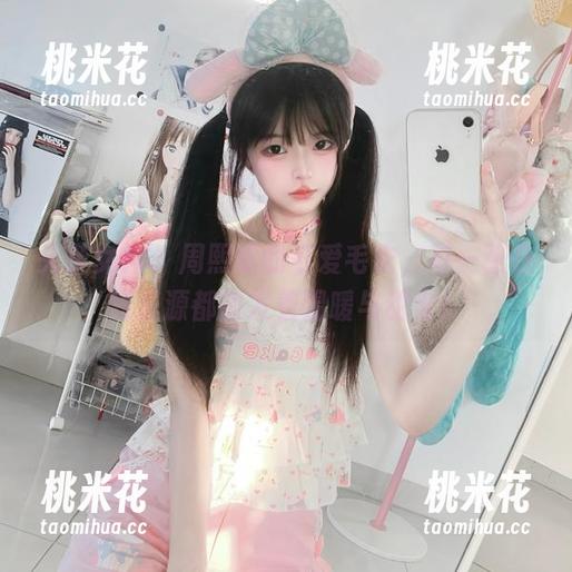 头条女神 - 周熙妍的可爱毛衣，每一张在线资源都散发着温暖与甜蜜！