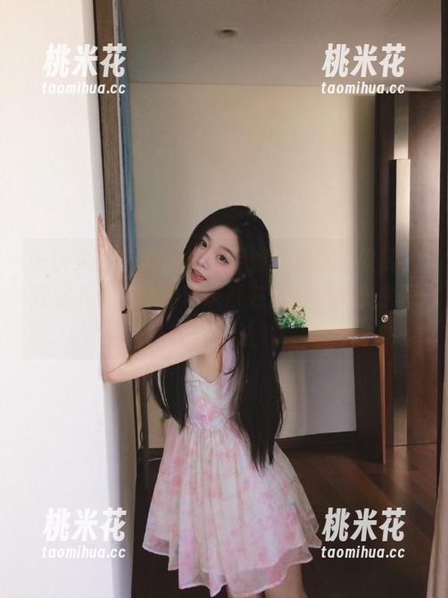 头条女神 - 曼苏拉娜空姐全套写真欣赏，获取下载链接的秘诀就在这里，赶快来围观吧！