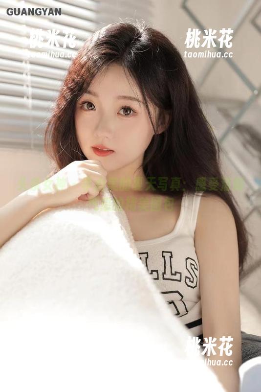 头条女神 - 李由美的夏天写真：感受清新气息的精美图包