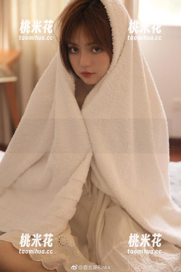 奶宝妹纸 微密圈 - 奶宝妹纸倾情在线呈现白衬衫图集,捕捉每一个动人瞬间的时尚之旅