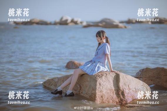 封疆疆v独特视角下的死库水写真合集，精美壁纸带你领略风格
