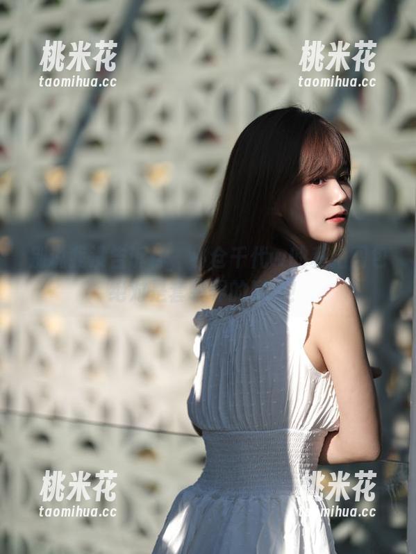 小仓千代w 别说我没告诉你,小仓千代w的私拍图包绝对是套装界的巅峰!