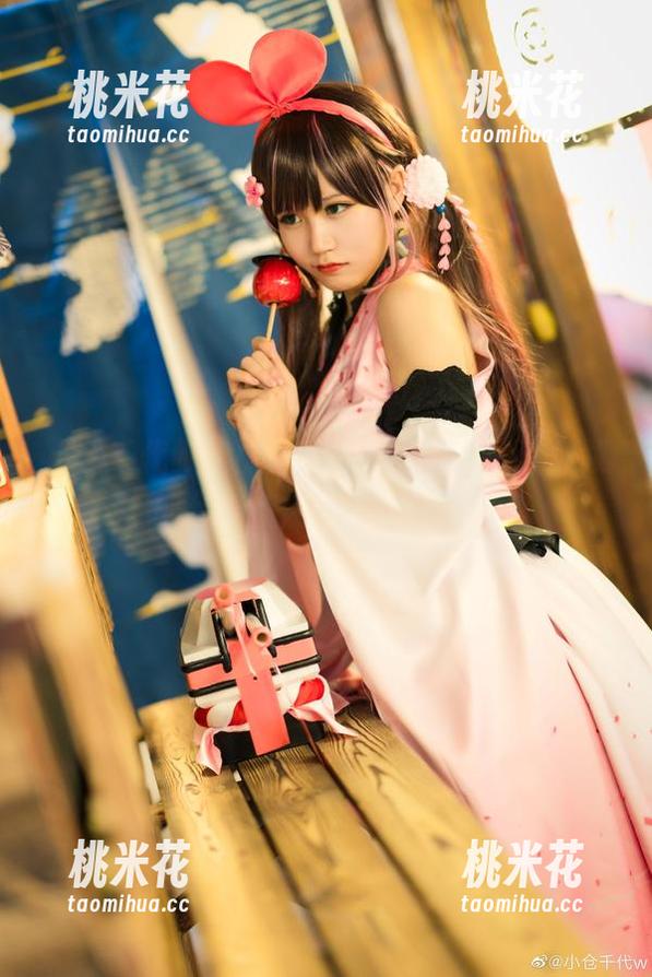小仓千代w 小仓千代w丝袜写真作品集精选,让你领略丝滑质感下的动人姿态
