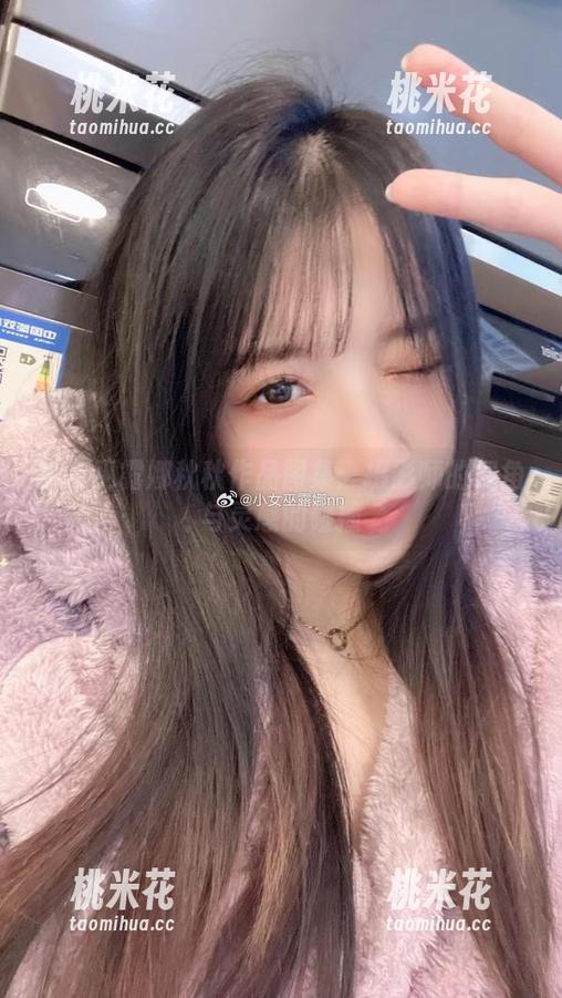 小女巫露娜秋秋作品图集：摄影师的视角与灵感的碰撞