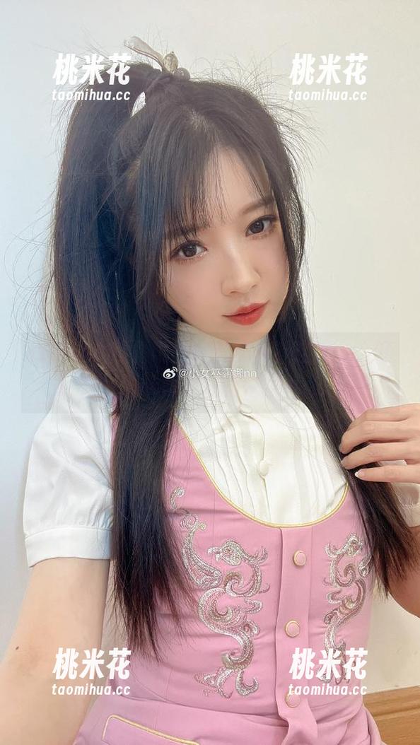 小女巫露娜 探索小女巫露娜的花嫁形象,这组cos原图带你走进魔法婚礼