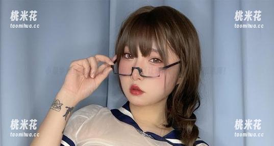 小泉学姐吖 小泉学姐吖的定制网袜作品,足以让你心跳加速的性感选择!