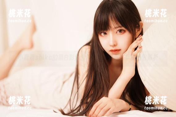 小鹿鹿shika 小鹿鹿shika的黑白影像合集:捕捉瞬间才华的图包解析
