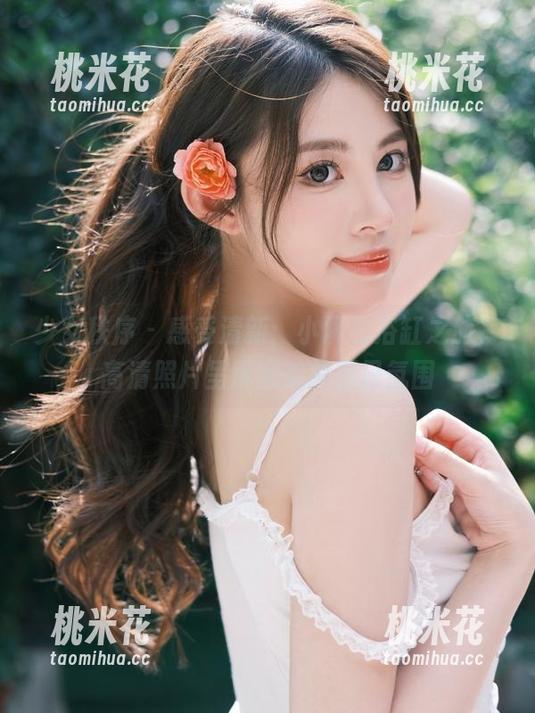 少女秩序 - 感受清新：小满的浴缸之旅，高清照片呈现完美的夏日氛围