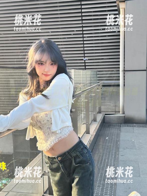 尤果网-松果儿 尤果网 - 美图分享:松果儿短裙带来的潮流时尚与创意资源