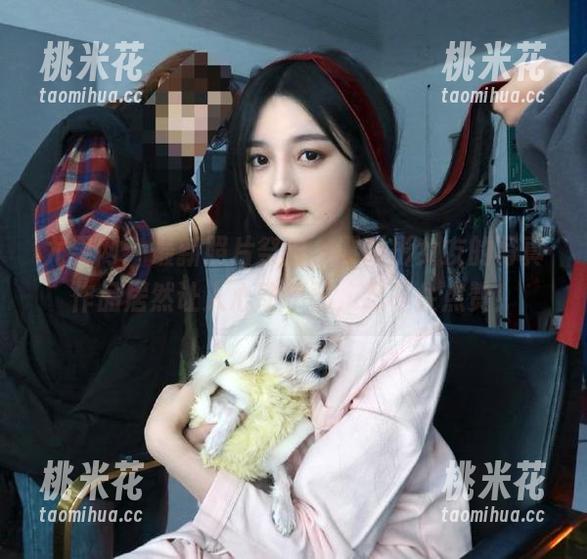尤果网 - 最新照片祭出，谭晓彤女友的写真作品居然让人心动不已，忍不住点赞！