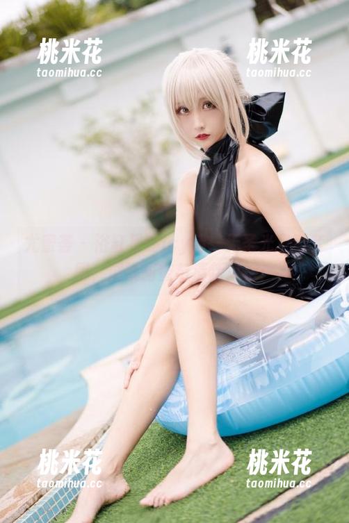 尤蜜荟 - 浴缸里的icy猪：无圣光写真套图，展现甜蜜与清新风格！