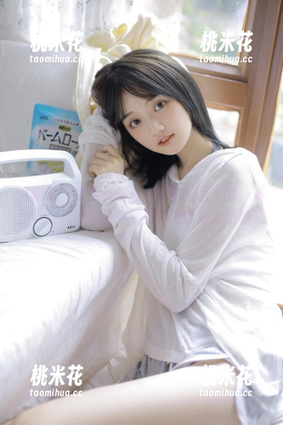 尤蜜荟-小尤奈 尤蜜荟 - 大胆探索小尤奈办公室全集,体验她在摄影作品中展现的无限魅力与创意。