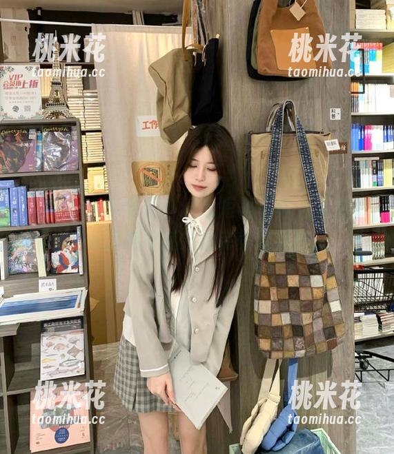 尤蜜荟 - 下载是小逗逗短裙写真，免费享受潮流与魅力的完美结合！