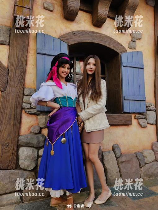 希希_啾 尖端美学:希希_啾的吊带写真尽在免费下载呼唤中