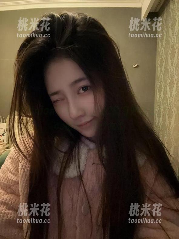 年年Nnian带你领略空姐2的奇妙幻想，cos图册尽显少女心