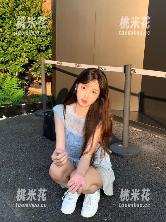 异思趣向 - 小九奶牛写真：唯美瞬间尽在掌握，快来免费下载吧！