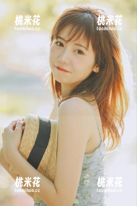 免费获取抱走莫子aa海边写真合集，带你领略浪漫海滩瞬间