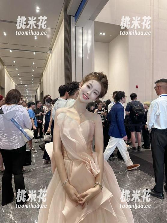 推女神 - 绝不能错过的汪佩妮全套水手服作品，青春气息扑面而来！