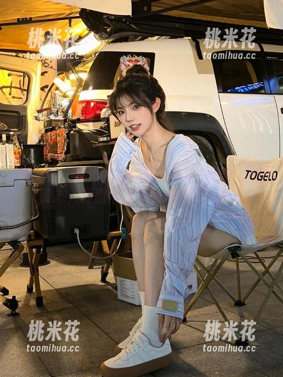 推女神 - 套图特辑：颜美汐在白裙中的迷人姿态，原图带你领略她的独特魅力！