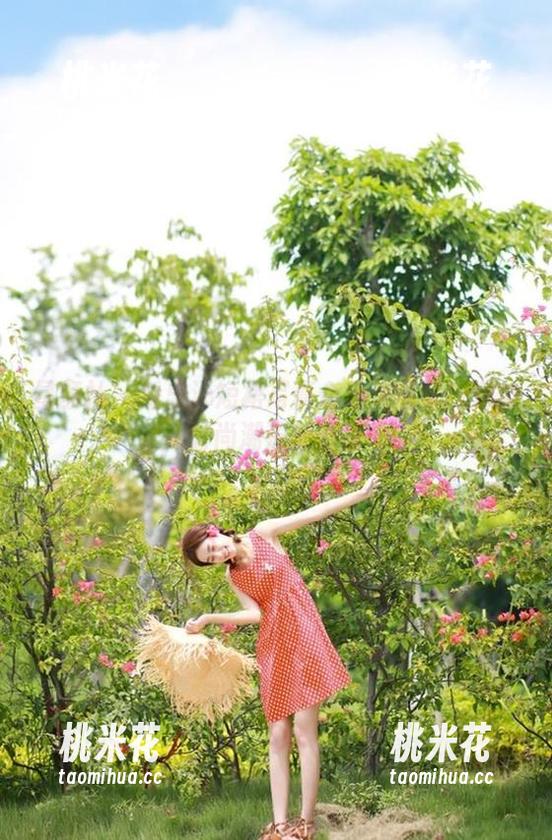 星颜社 - 潘思沁短裙写真合集：甜美气息与时尚潮流的碰撞