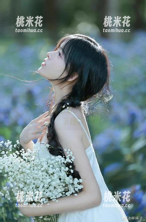 微密圈 - 果儿Victoria的红色吊带袜合集：给生活加点色彩，今天你也想尝试一下吗？