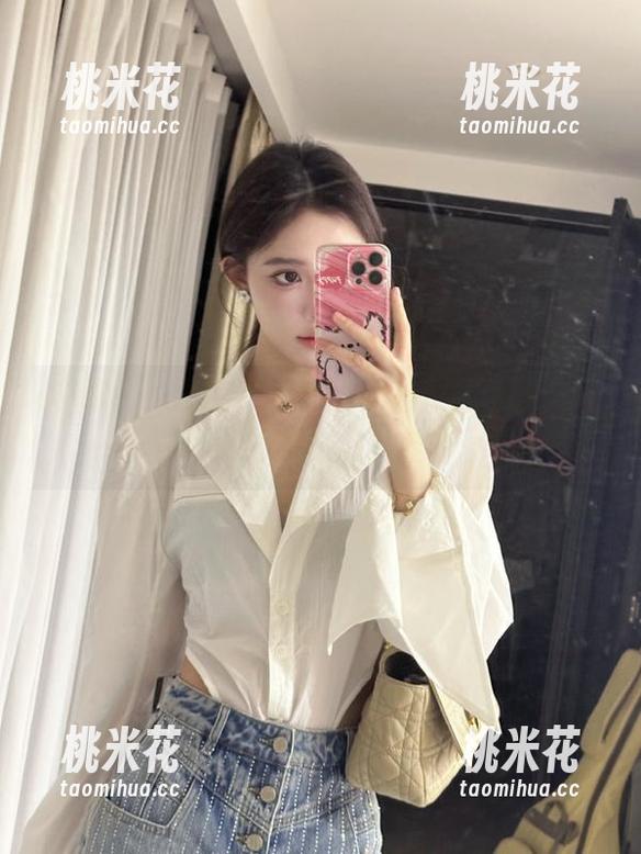 微密圈 - 桃脱了全新写真集《白色》上线，带你领略独特魅力，快来下载！
