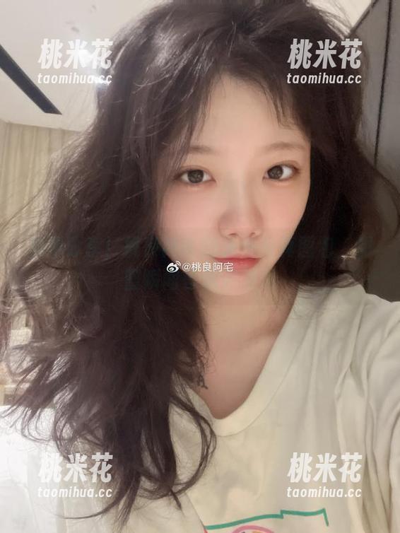 桃良阿宅 免费分享!桃良阿宅的天使写真图包,甜蜜瞬间等你来发现