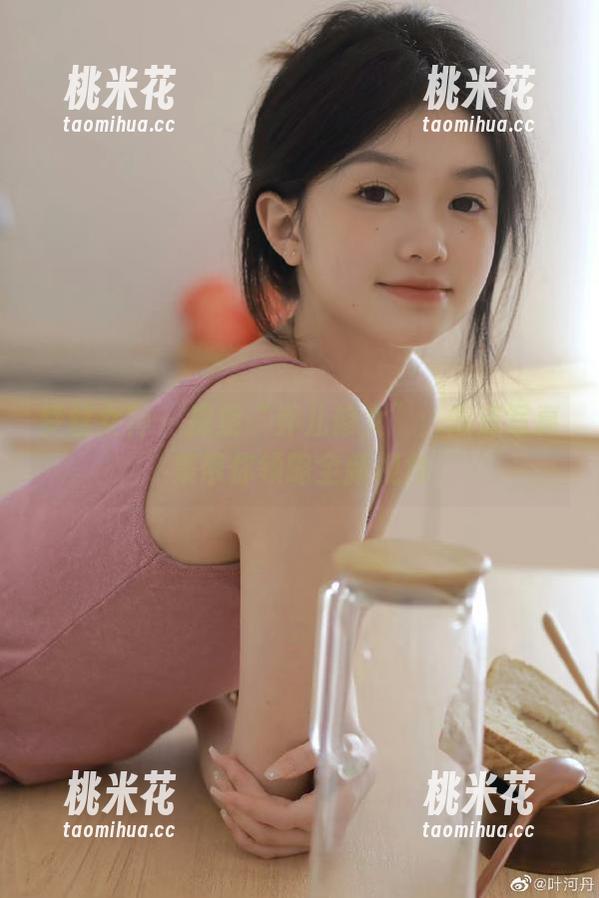 梦丝女神-乔儿 梦丝女神 - 探索“乔儿修女”:高清写真集带你领略全新视角