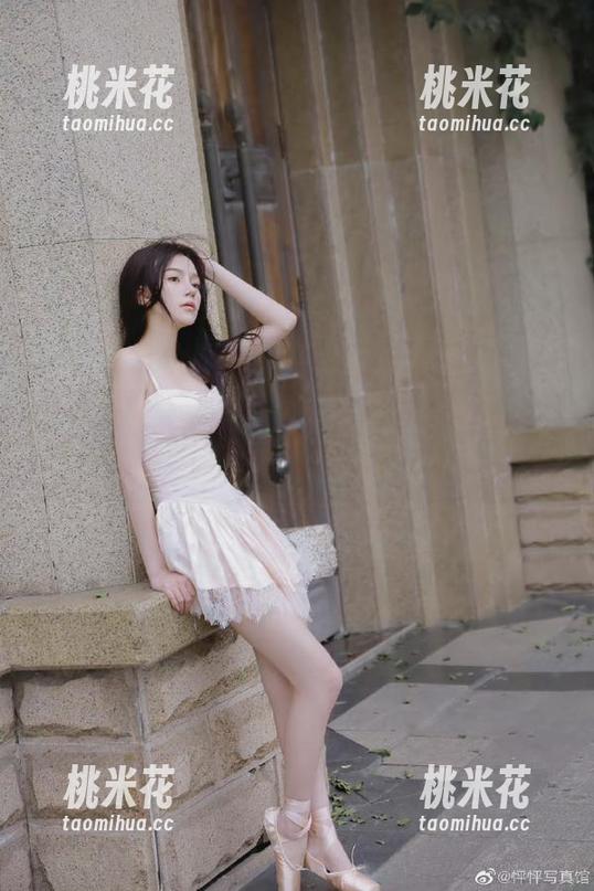 梦丝女神 - 花月舞黑色风华：一场视觉盛宴，美图合集等你欣赏！