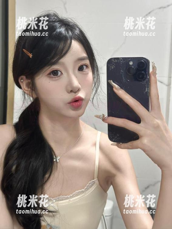 森萝财团 - 小满全新发布丝袜写真合集，更新你的视觉盛宴和美的享受！