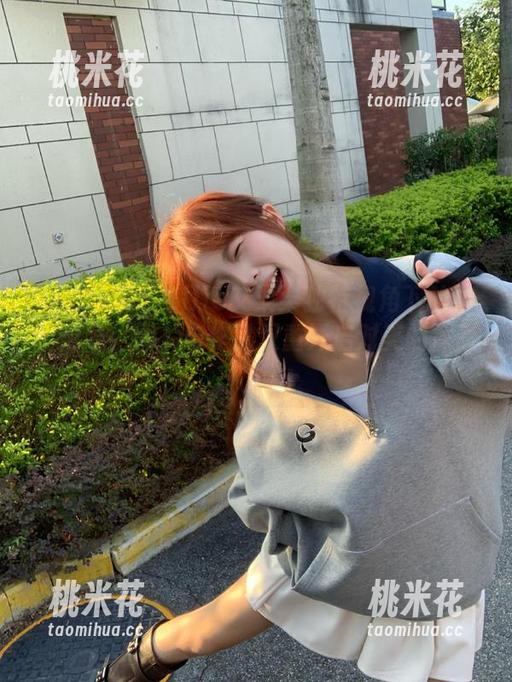 模范学院-Ellie艾栗栗 模范学院 - Ellie艾栗栗独特视角下的护士形象,图片与作品双重开启对美的探索!