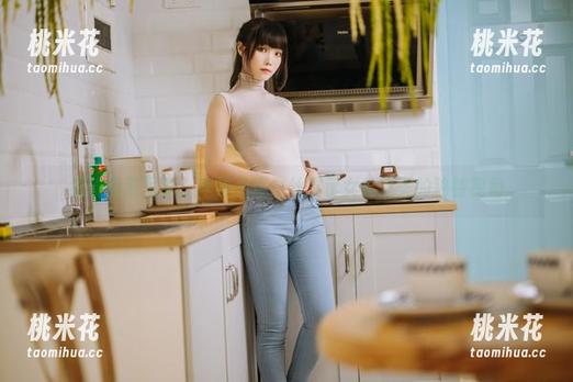 细腻高清写真：汪知子用白丝展示女性之美的独特视角