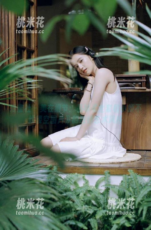爱蜜社 - 美在细节：品味《全套程小烦不烦镂空图片》的独特艺术风格