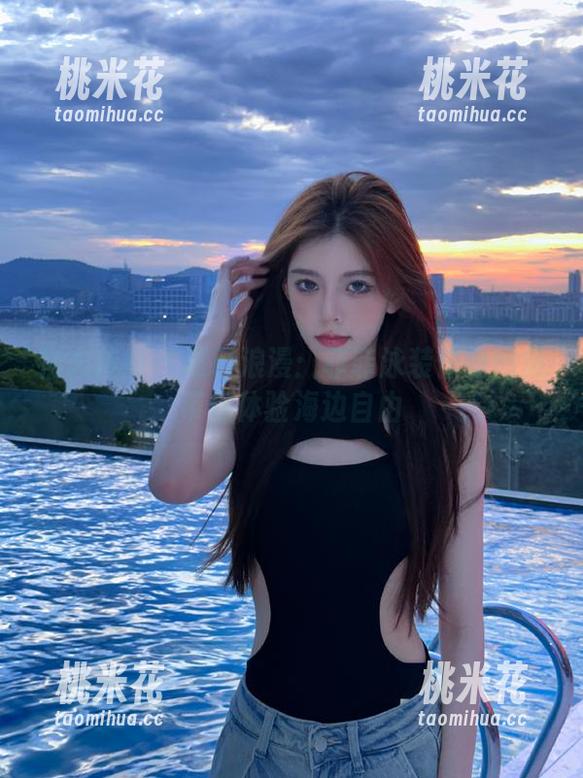 物恋传媒 - 夏日浪漫：菲菲泳装作品图集带你体验海边自由