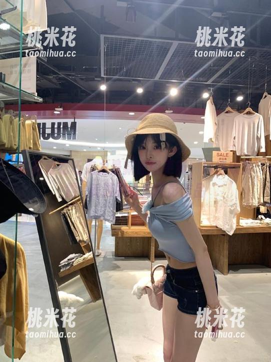 白莉爱吃巧克力最新原图更新，尽情欣赏霞沢美游的唯美摄影作品