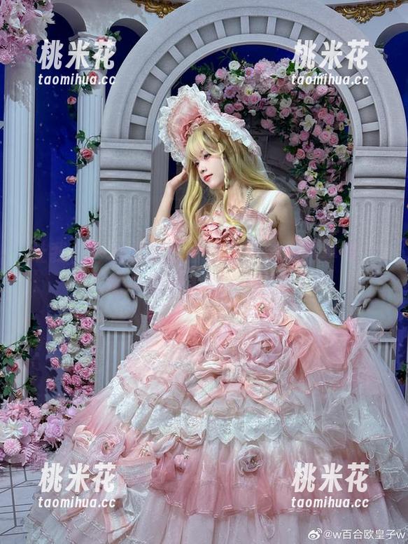百合欧皇子 让我们一起分享百合欧皇子泳池写真集,水中奇妙的视觉盛宴!