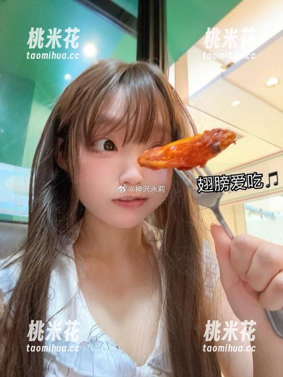 神沢永莉 探索神沢永莉的棉袜世界:独特的COS写真合集大公开