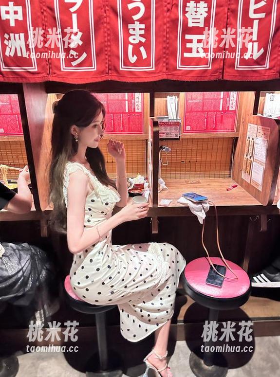 秀人网-BABY_柒 秀人网 - BABY_柒热辣网袜高清图册:视觉盛宴,带你领略迷人风采与激情瞬间