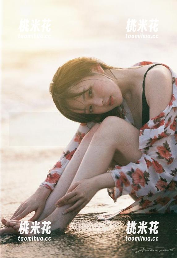 秀人网 - Egg尤妮丝兔女郎写真集：高清呈现她的甜美与性感的两面性