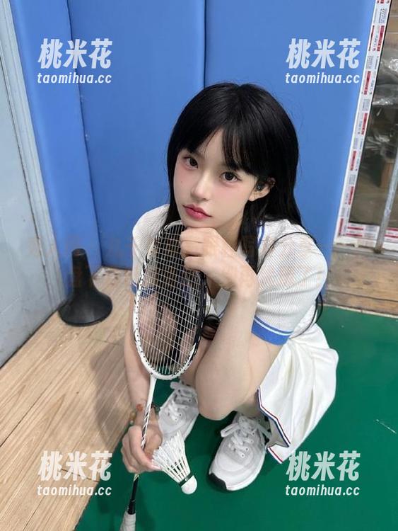 秀人网 - 九千柒柒高跟鞋写真分享——网盘下载链接直达，别再犹豫了！