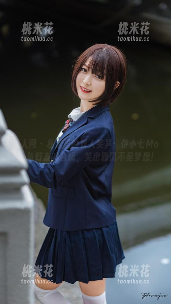 秀人网 - 私房里的双人笑声：伊小七MoMo与好友的合辑，笑出腹肌不是梦想！